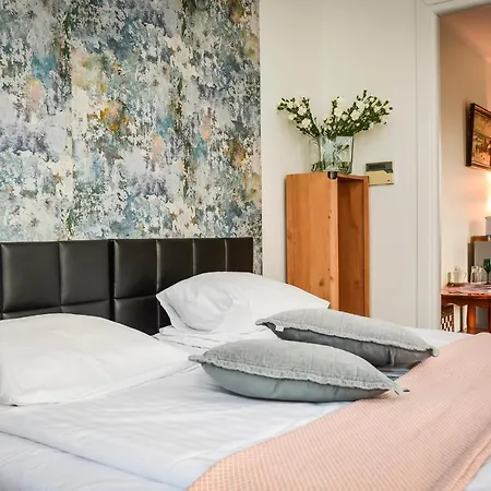 Bryza Bed and Breakfast 3*